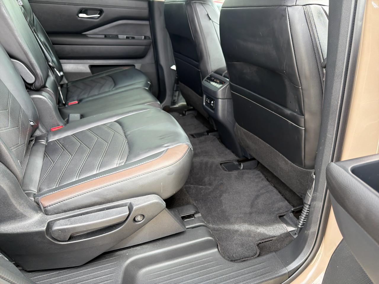 Nissan Pathfinder Platinum 4WD 2025