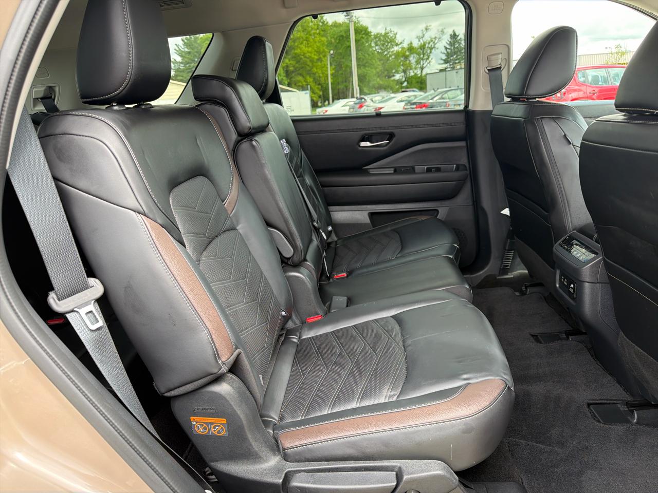 Nissan Pathfinder Platinum 4WD 2025