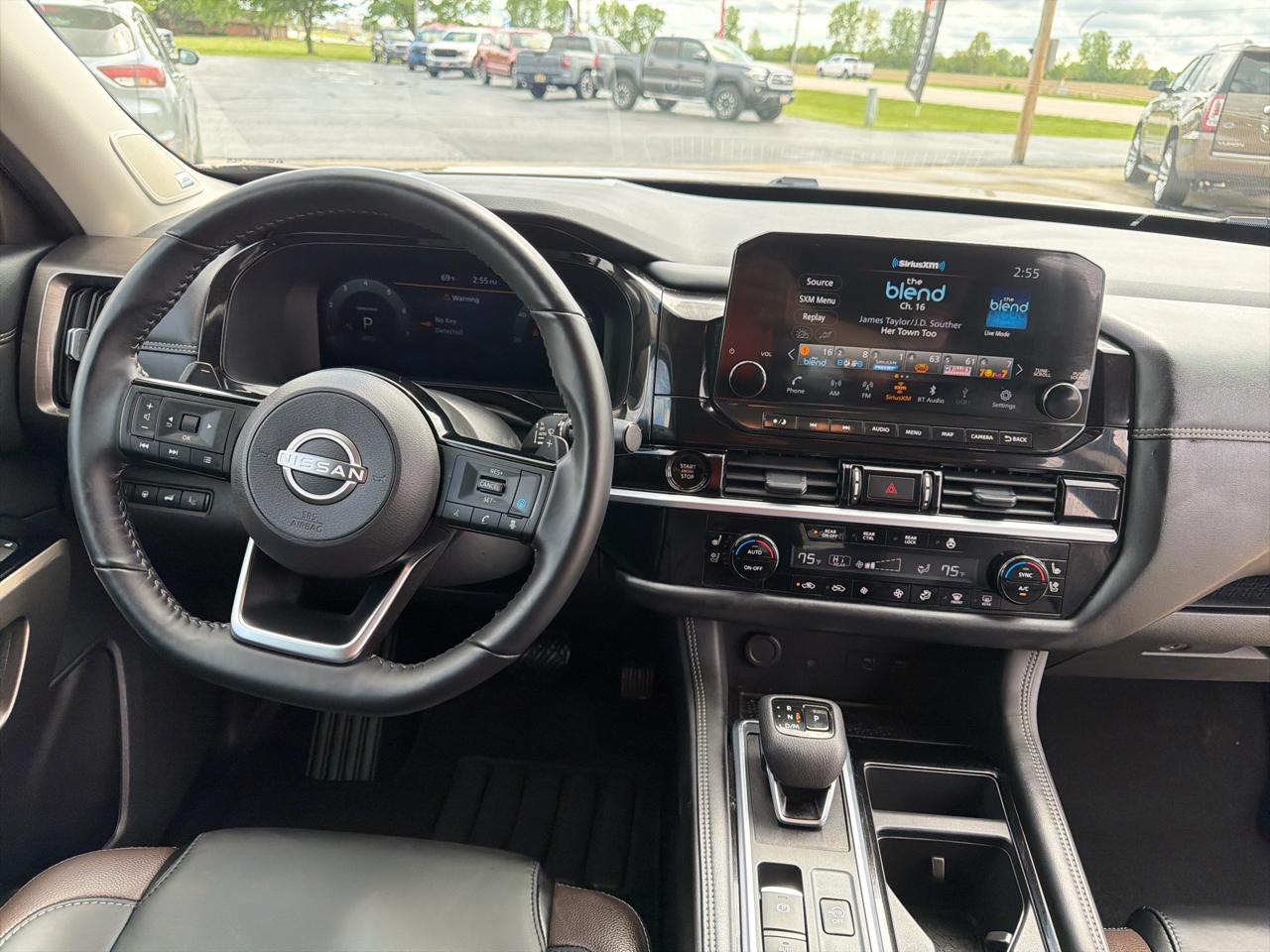 Nissan Pathfinder Platinum 4WD 2025