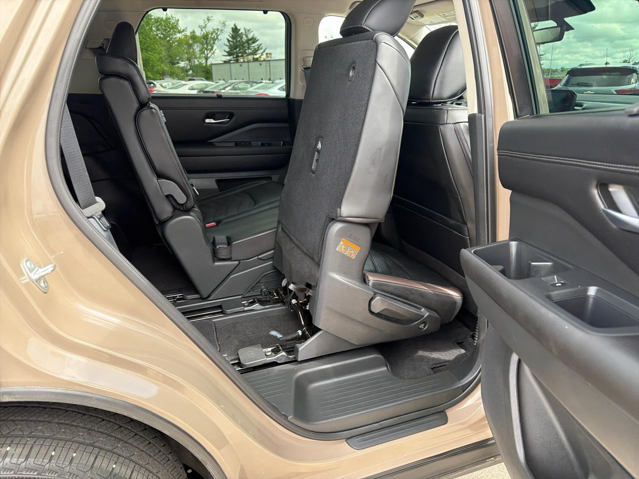 Nissan Pathfinder Platinum 4WD 2025