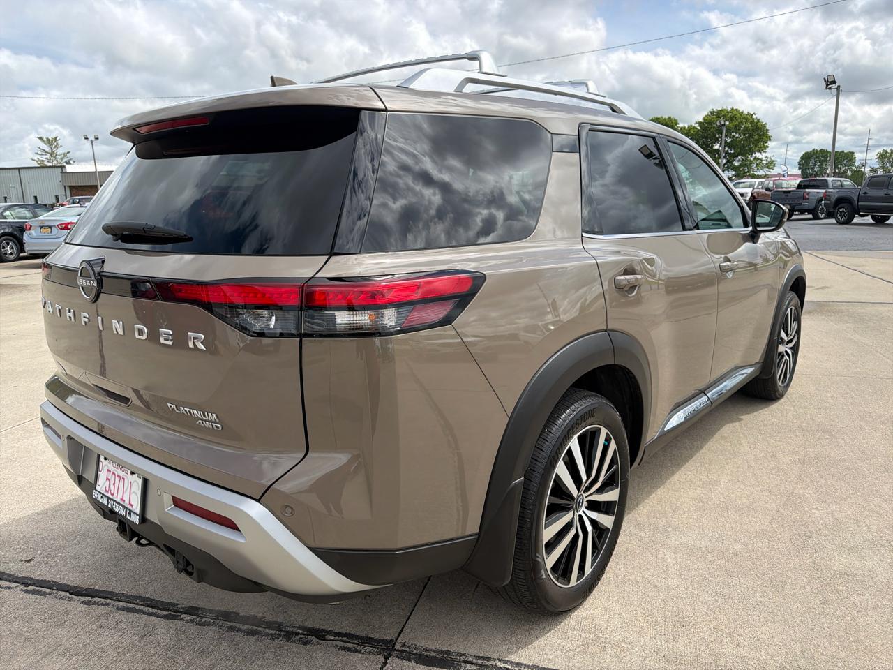 Nissan Pathfinder Platinum 4WD 2025