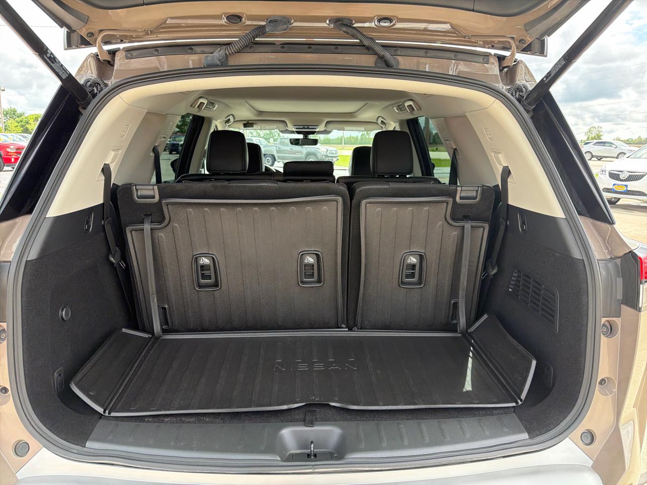 Nissan Pathfinder Platinum 4WD 2025