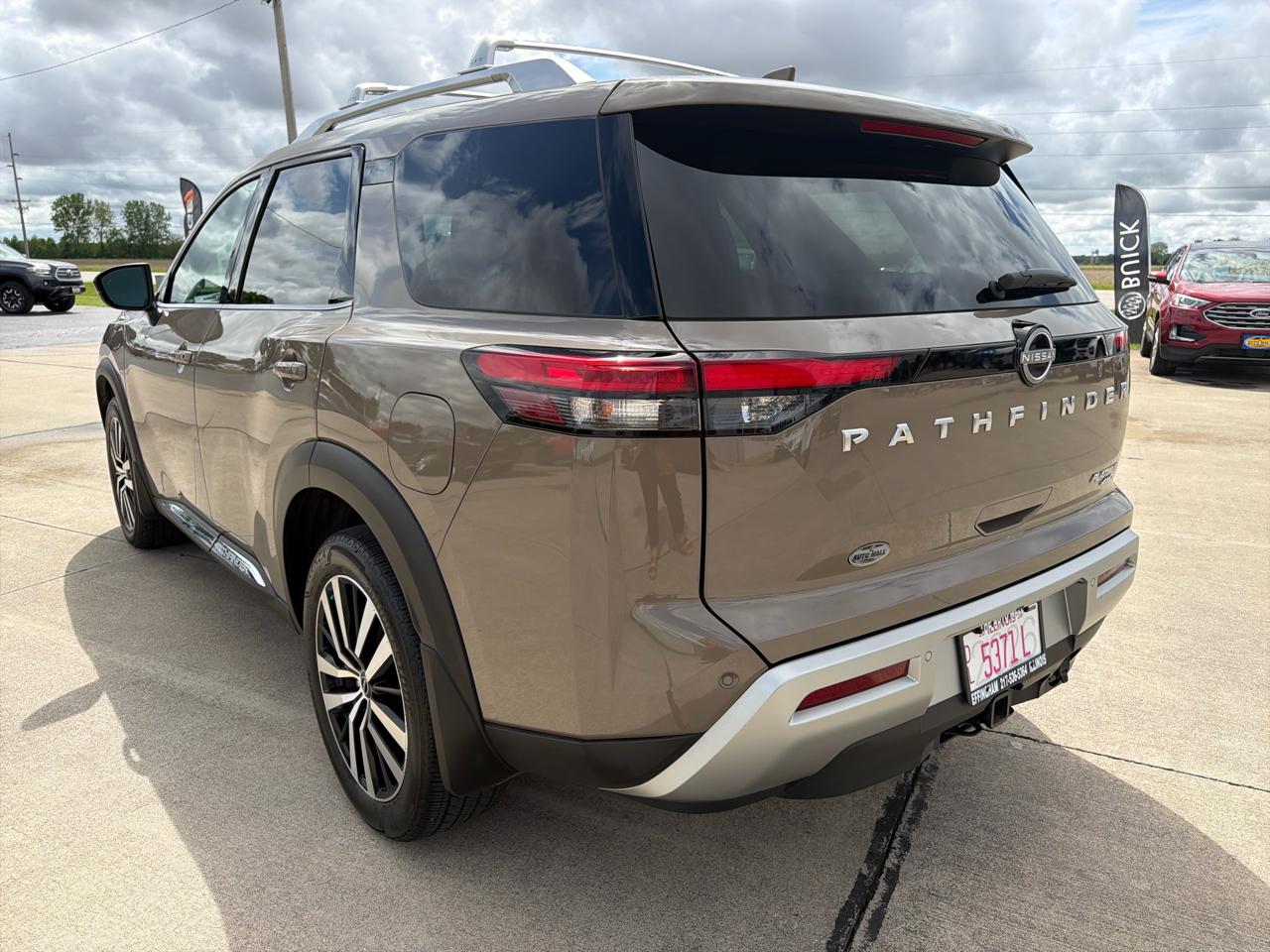 Nissan Pathfinder Platinum 4WD 2025