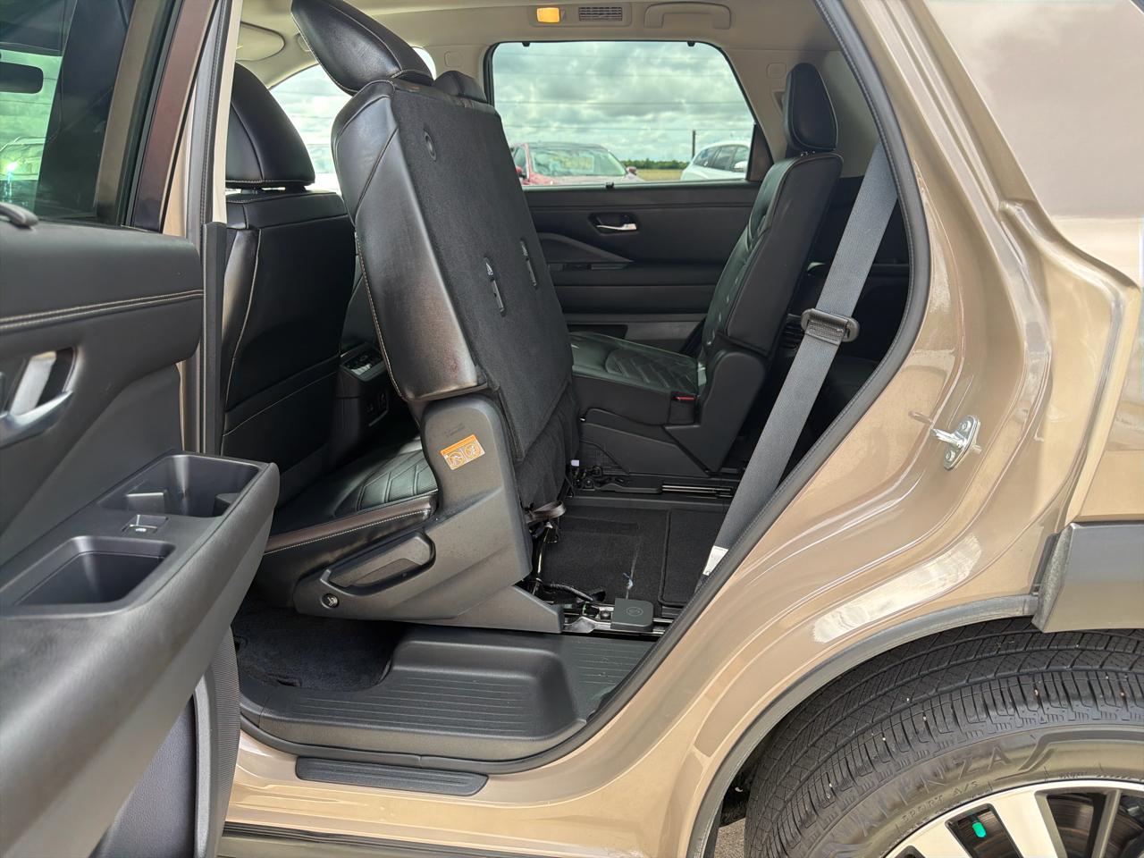 Nissan Pathfinder Platinum 4WD 2025