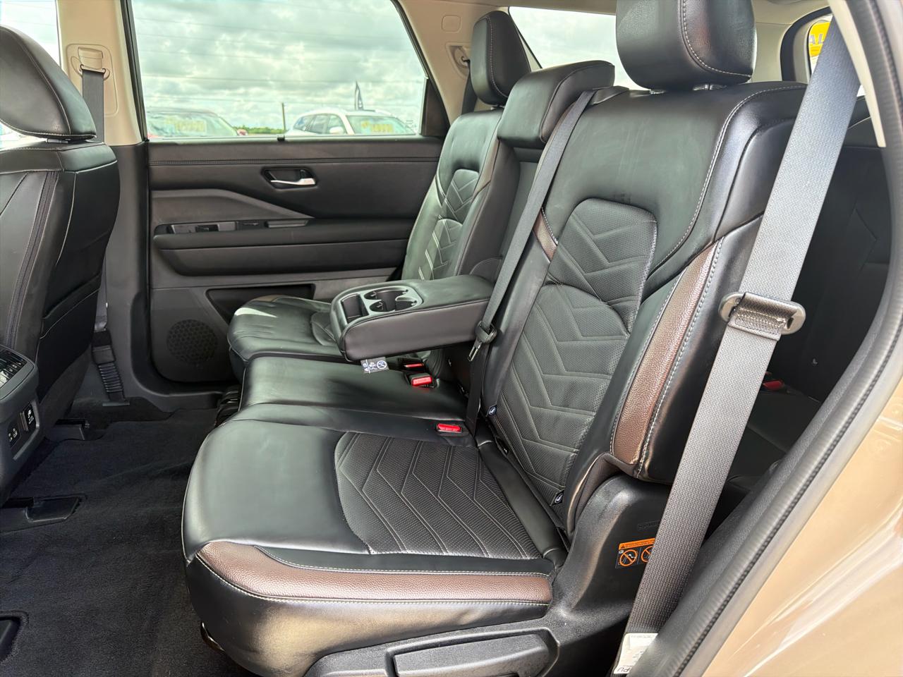 Nissan Pathfinder Platinum 4WD 2025