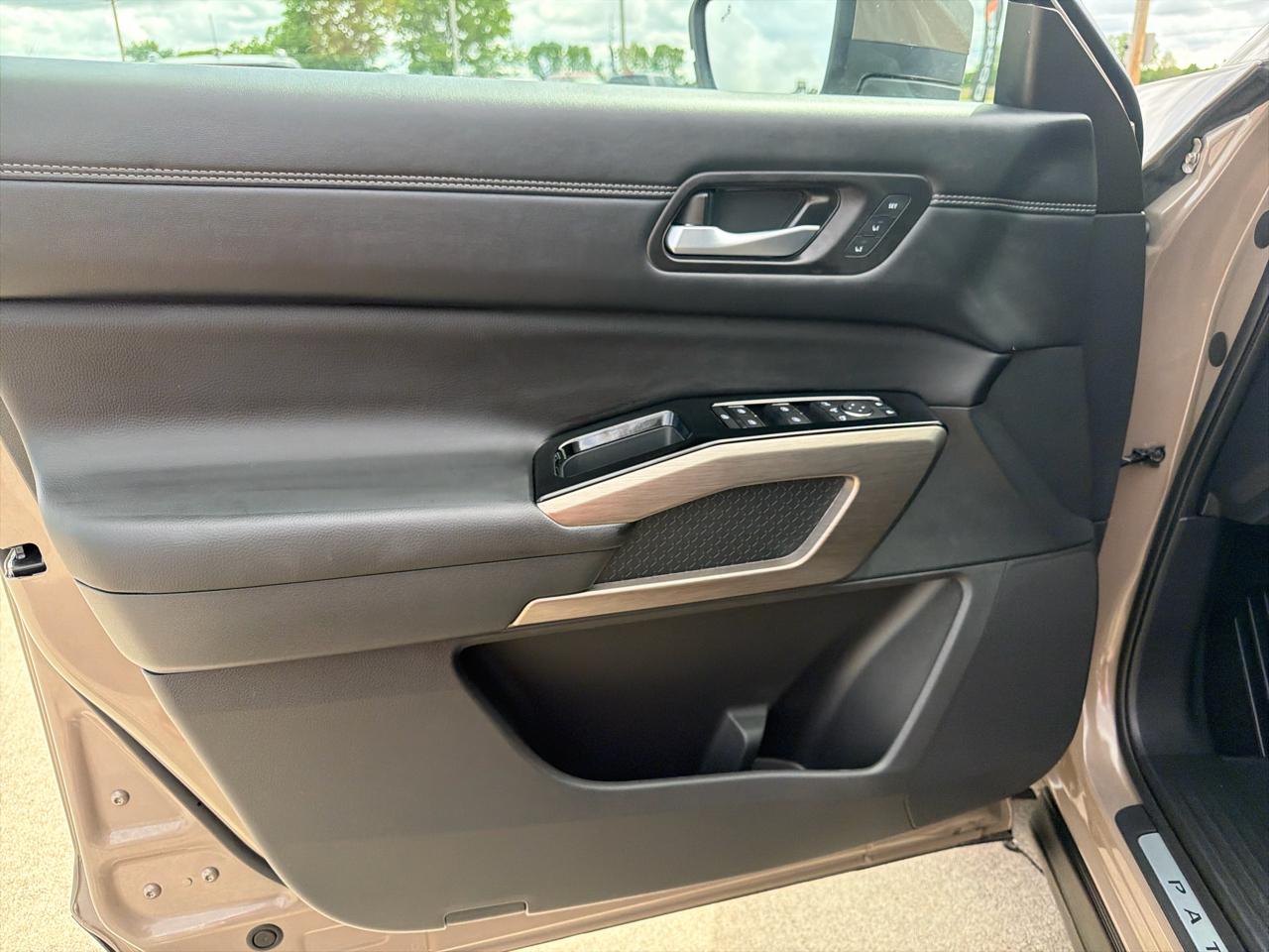 Nissan Pathfinder Platinum 4WD 2025