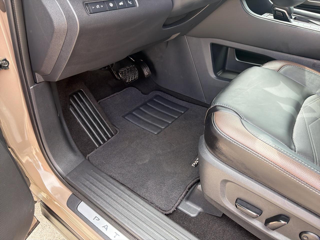 Nissan Pathfinder Platinum 4WD 2025