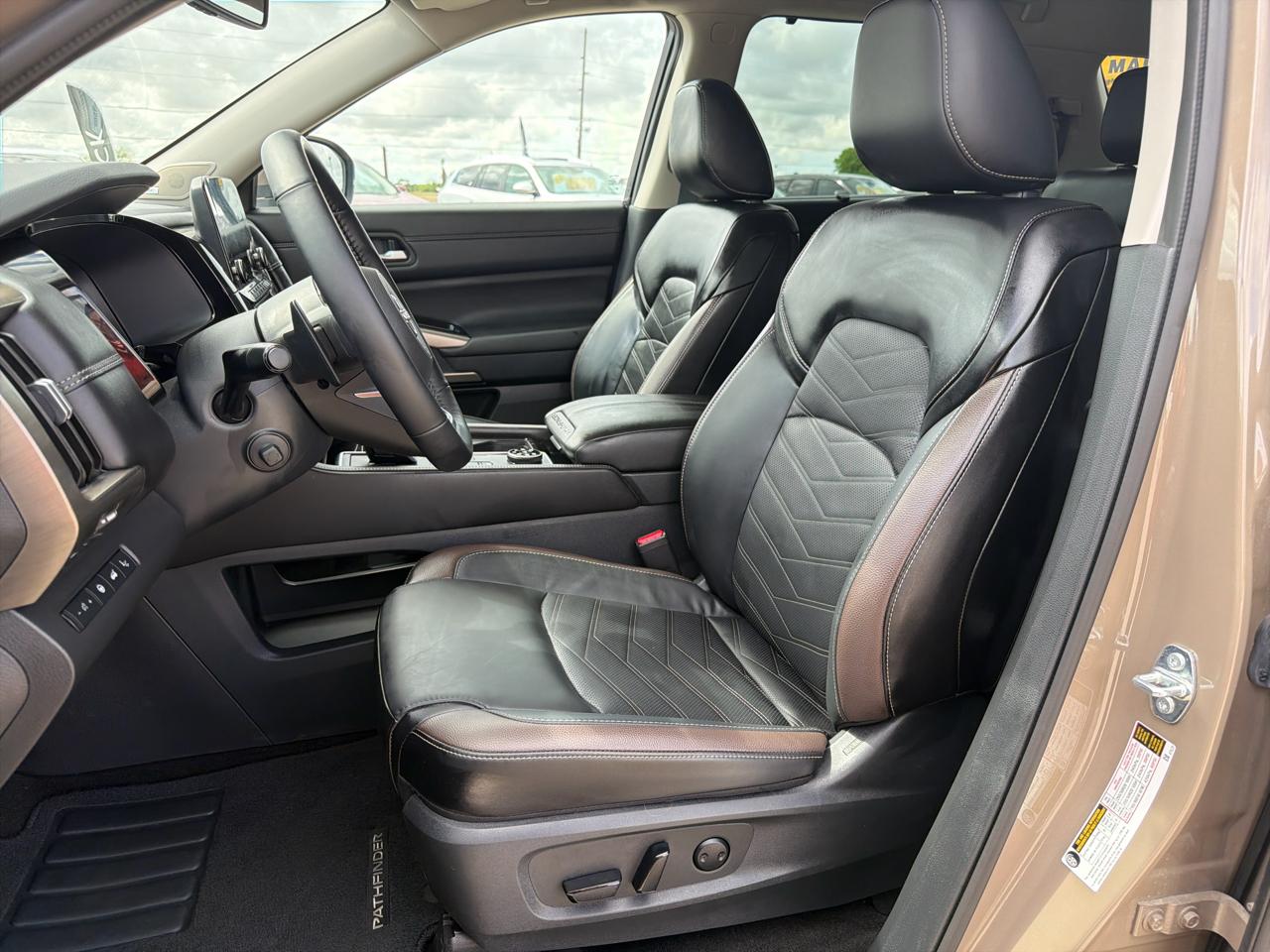 Nissan Pathfinder Platinum 4WD 2025