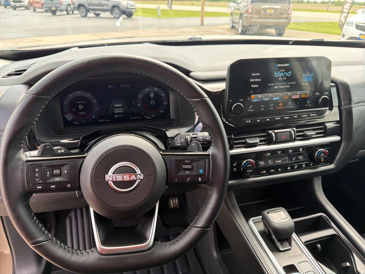 Nissan Pathfinder Platinum 4WD 2025