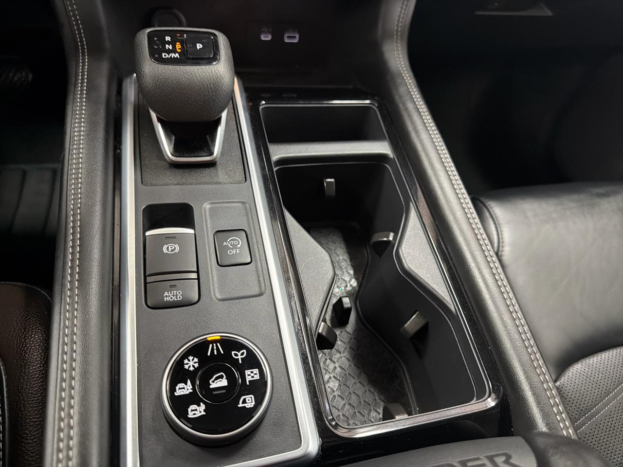 Nissan Pathfinder Platinum 4WD 2025