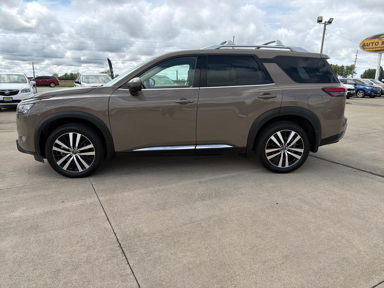 Nissan Pathfinder Platinum 4WD 2025