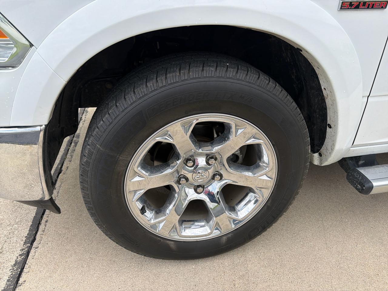 RAM 1500 4WD Crew Cab 140.5" Laramie 2013