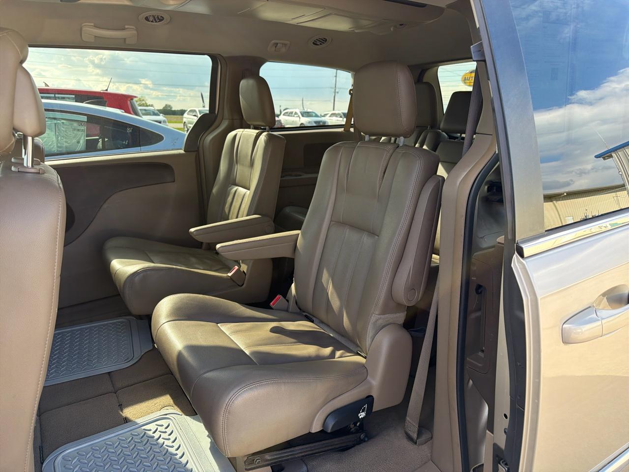 Chrysler Town & Country 4dr Wgn Touring 2016