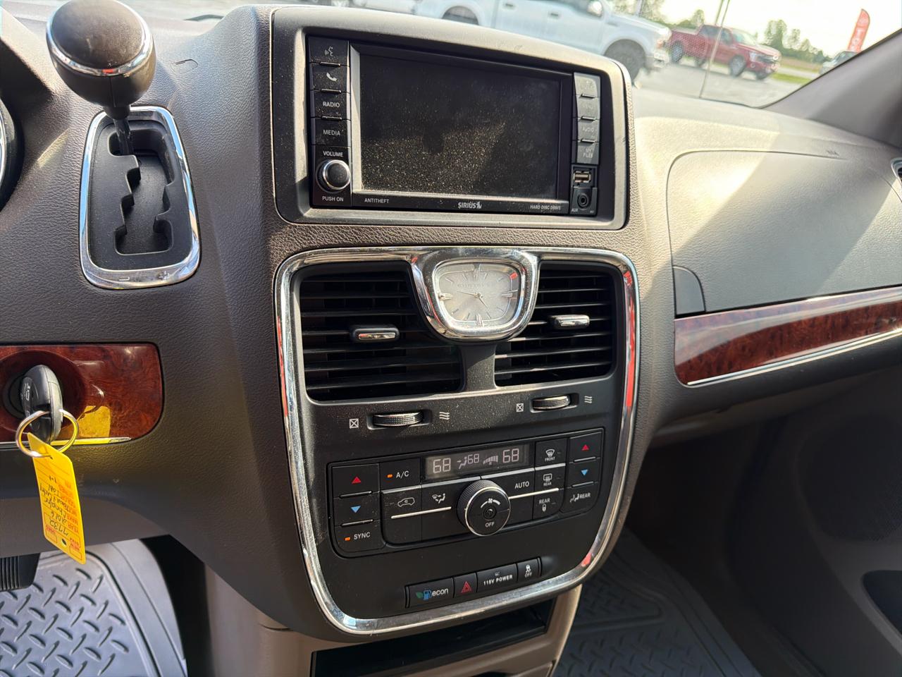 Chrysler Town & Country 4dr Wgn Touring 2016