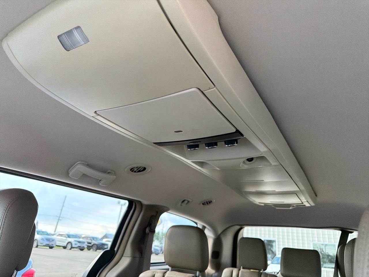Chrysler Town & Country 4dr Wgn Touring 2016
