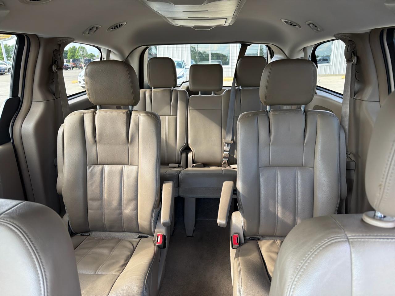 Chrysler Town & Country 4dr Wgn Touring 2016