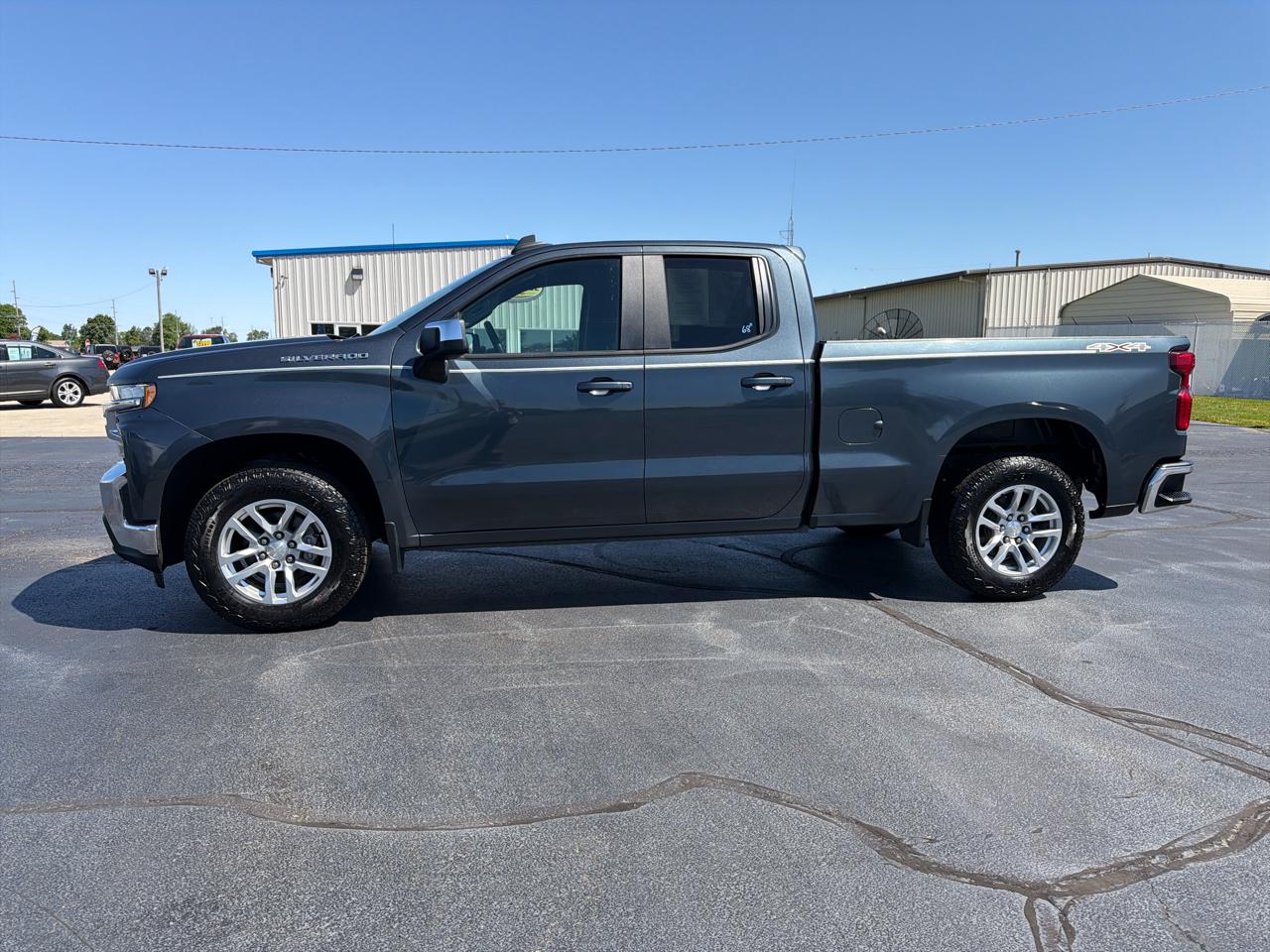Chevrolet Silverado 1500 4WD Double Cab 147" LT 2020