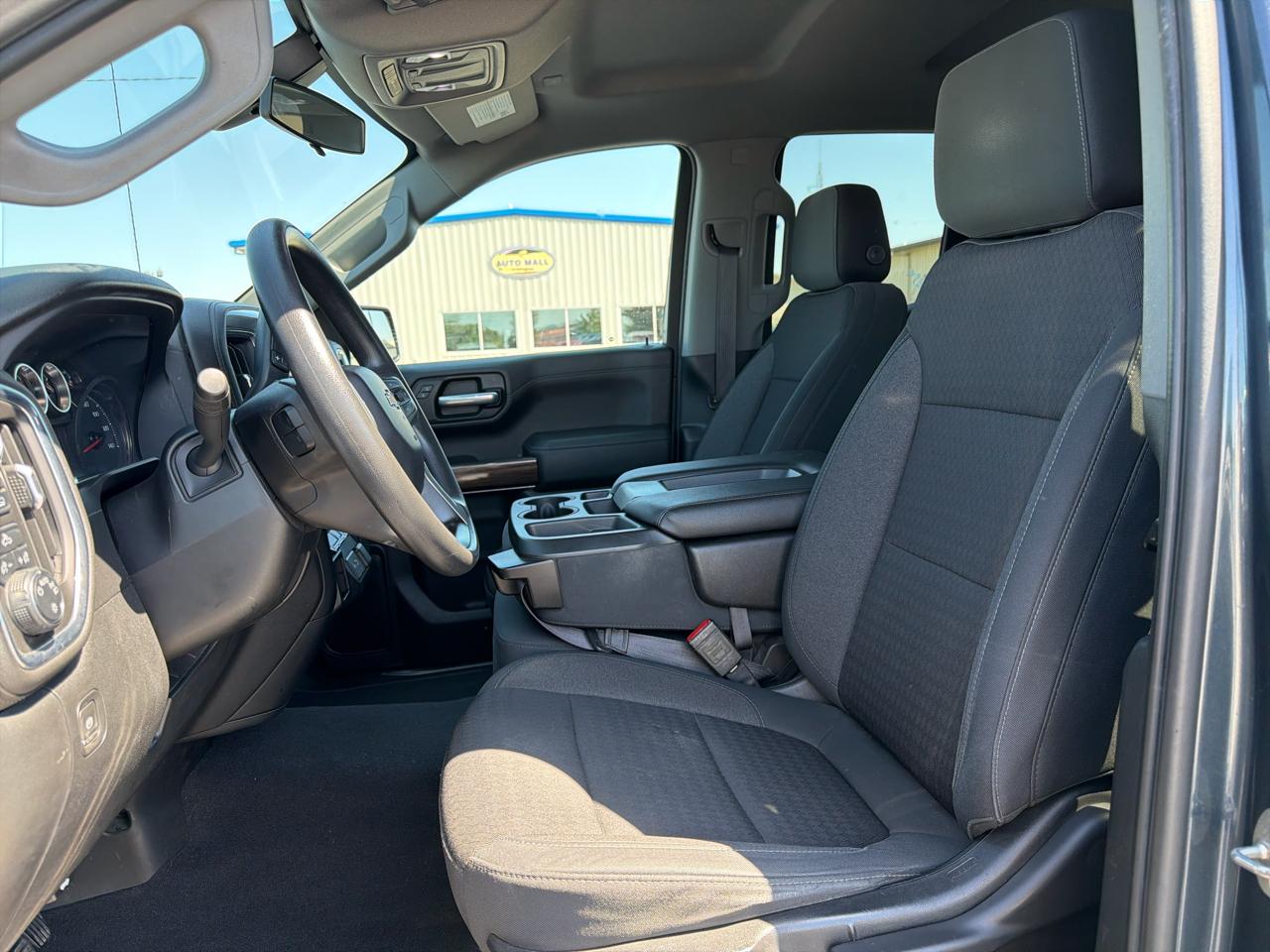 Chevrolet Silverado 1500 4WD Double Cab 147" LT 2020