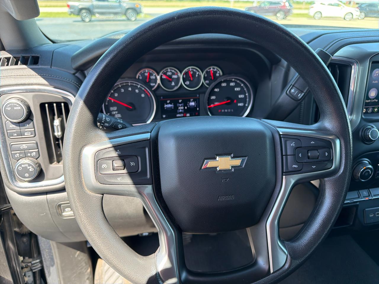 Chevrolet Silverado 1500 4WD Double Cab 147" LT 2020
