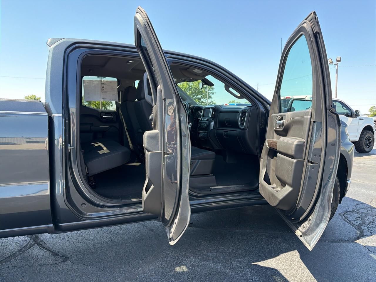 Chevrolet Silverado 1500 4WD Double Cab 147" LT 2020