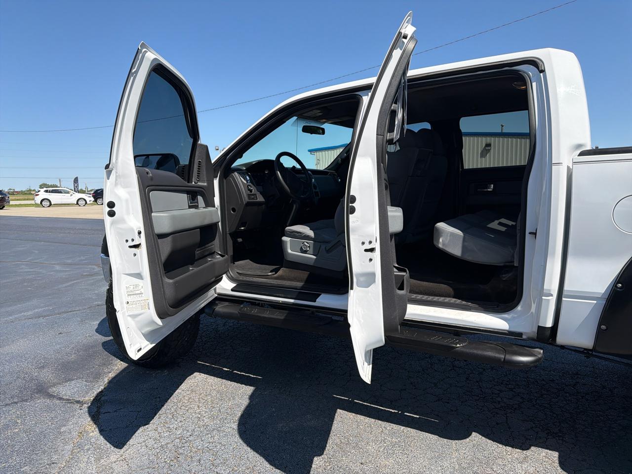 Ford F-150 4WD SuperCrew 145" XLT 2014