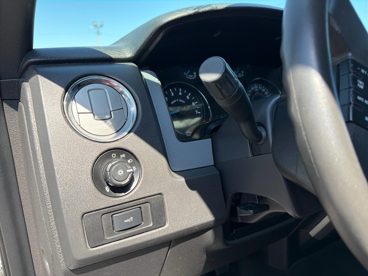 Ford F-150 4WD SuperCrew 145" XLT 2014