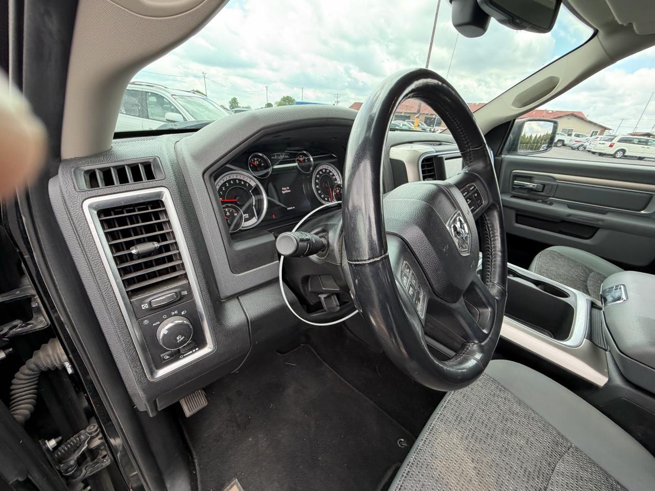 RAM 1500 4WD Crew Cab 149" Big Horn 2016