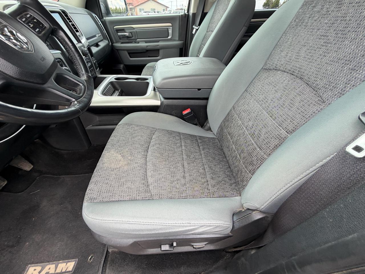 RAM 1500 4WD Crew Cab 149" Big Horn 2016