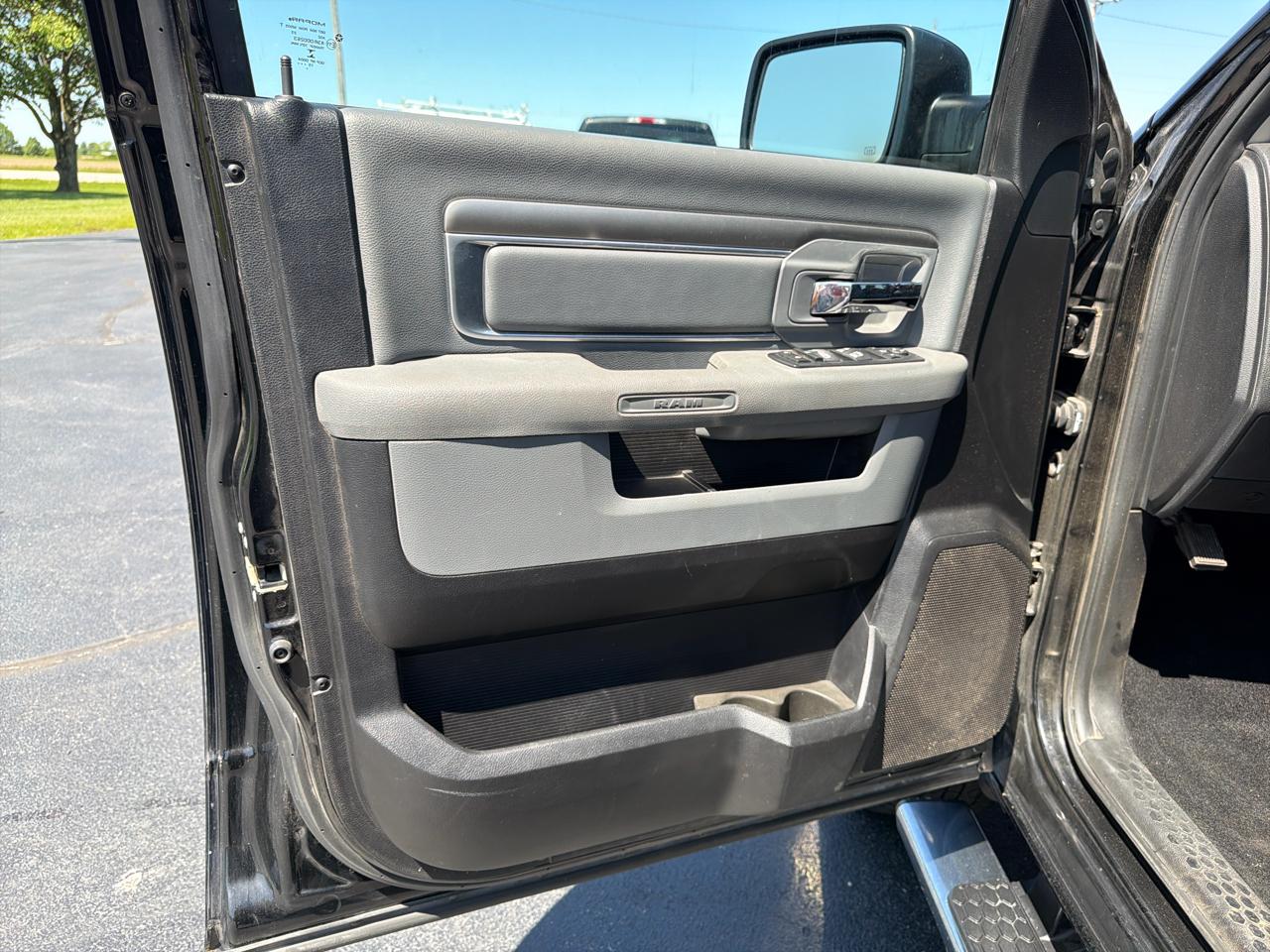 RAM 1500 4WD Crew Cab 149" Big Horn 2016