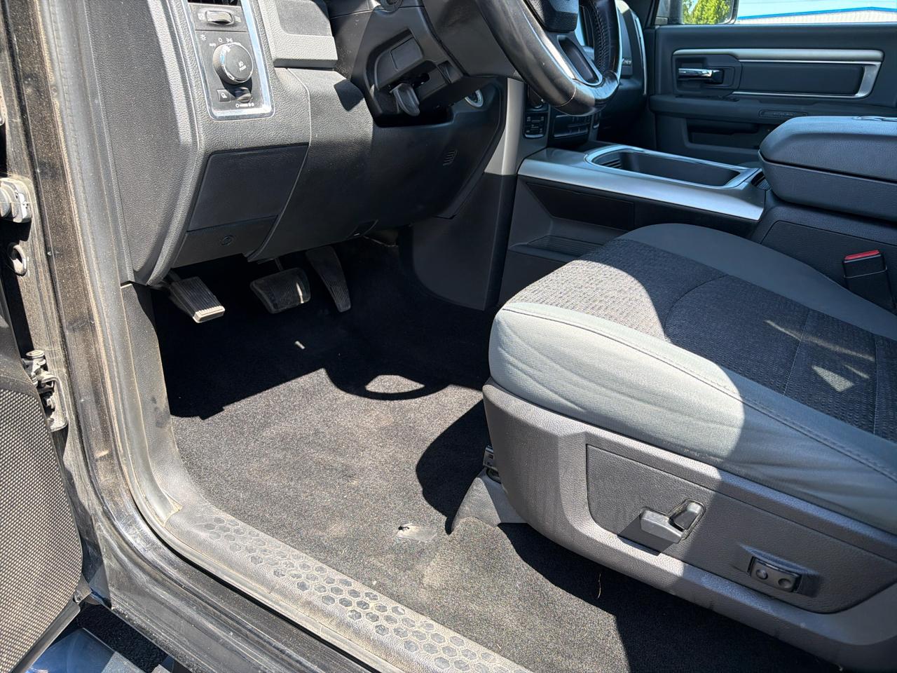 RAM 1500 4WD Crew Cab 149" Big Horn 2016