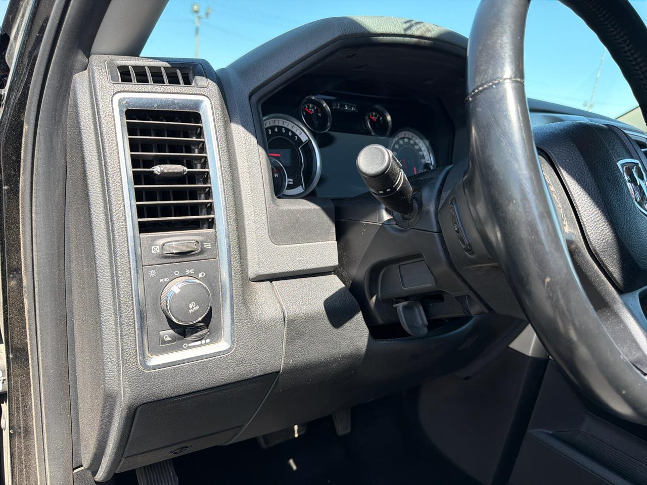 RAM 1500 4WD Crew Cab 149" Big Horn 2016