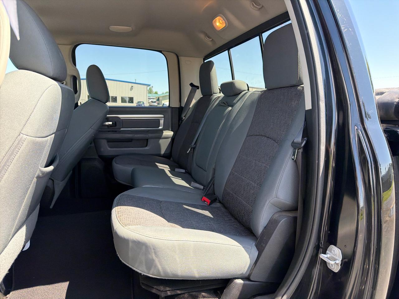 RAM 1500 4WD Crew Cab 149" Big Horn 2016