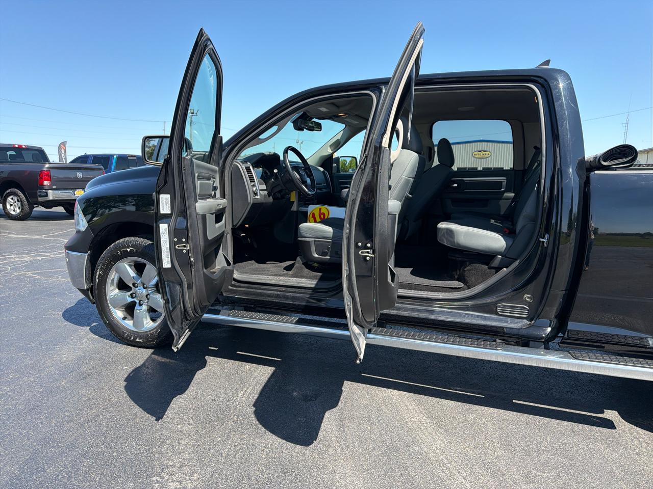 RAM 1500 4WD Crew Cab 149" Big Horn 2016
