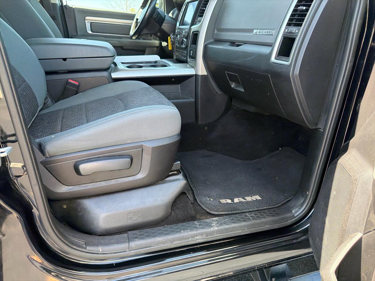 RAM 1500 4WD Crew Cab 149" Big Horn 2016
