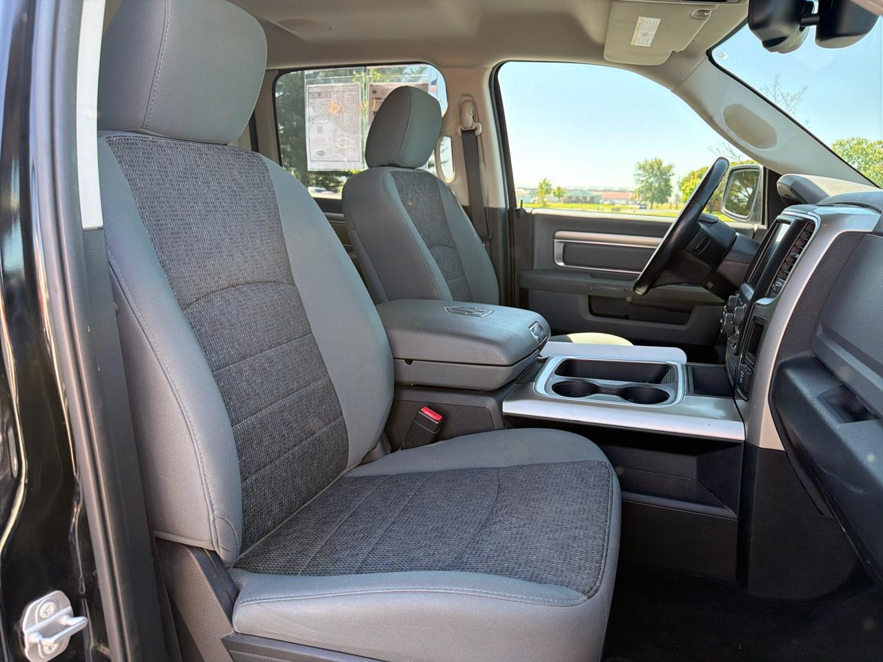 RAM 1500 4WD Crew Cab 149" Big Horn 2016