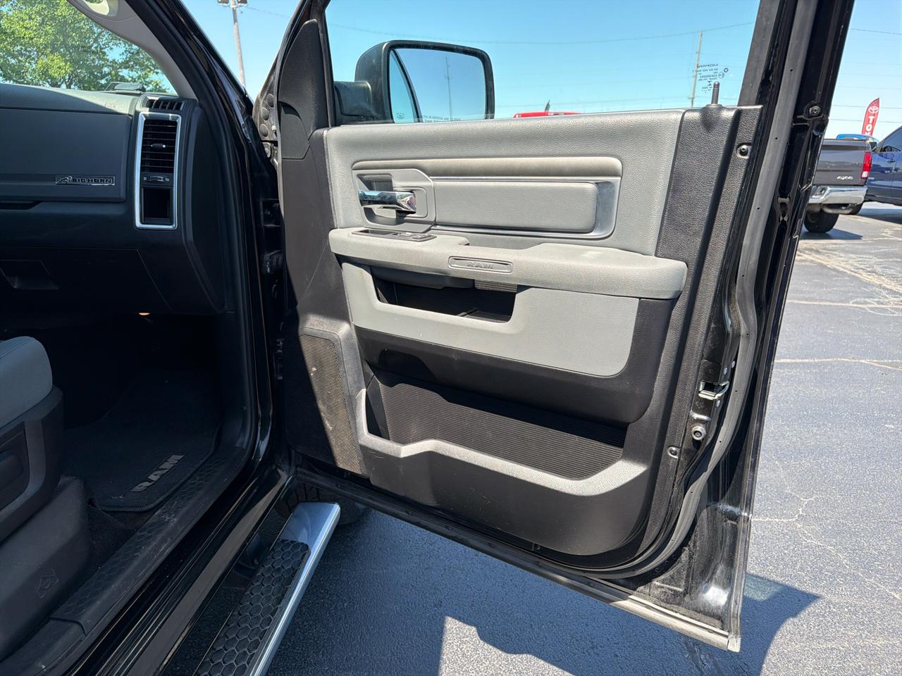 RAM 1500 4WD Crew Cab 149" Big Horn 2016