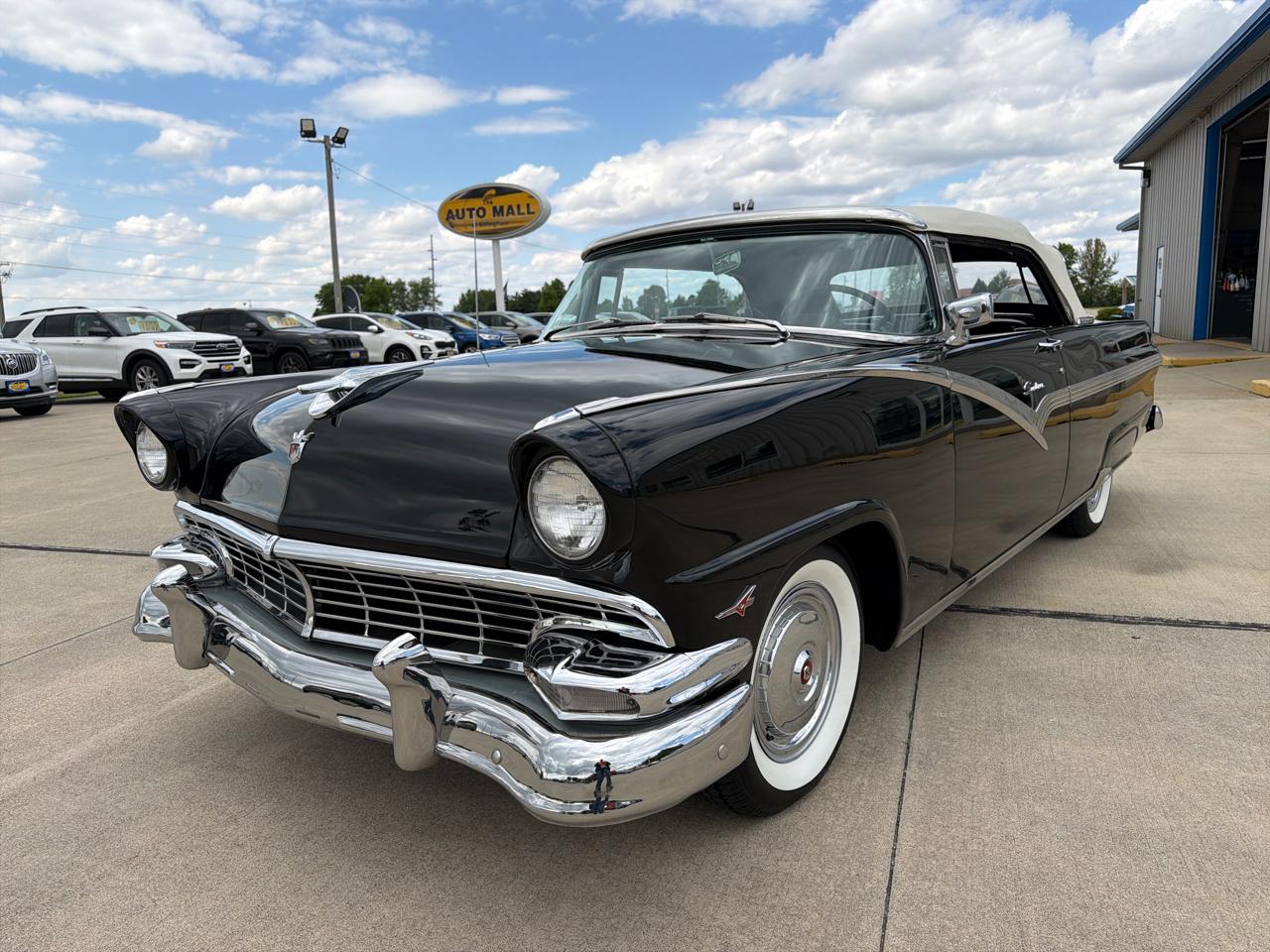 Ford Fairlane Sunliner Convertible  1956