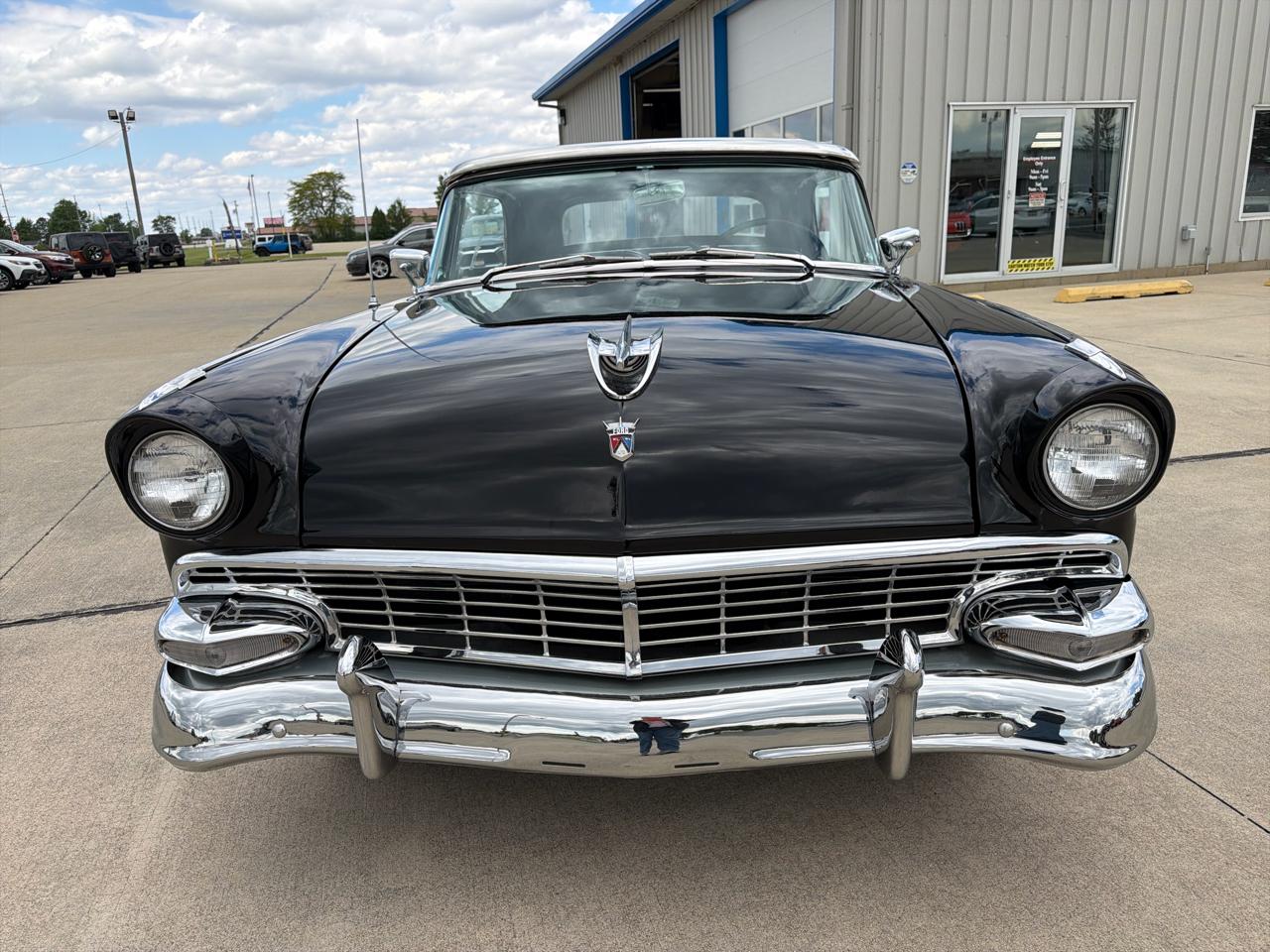 Ford Fairlane Sunliner Convertible  1956
