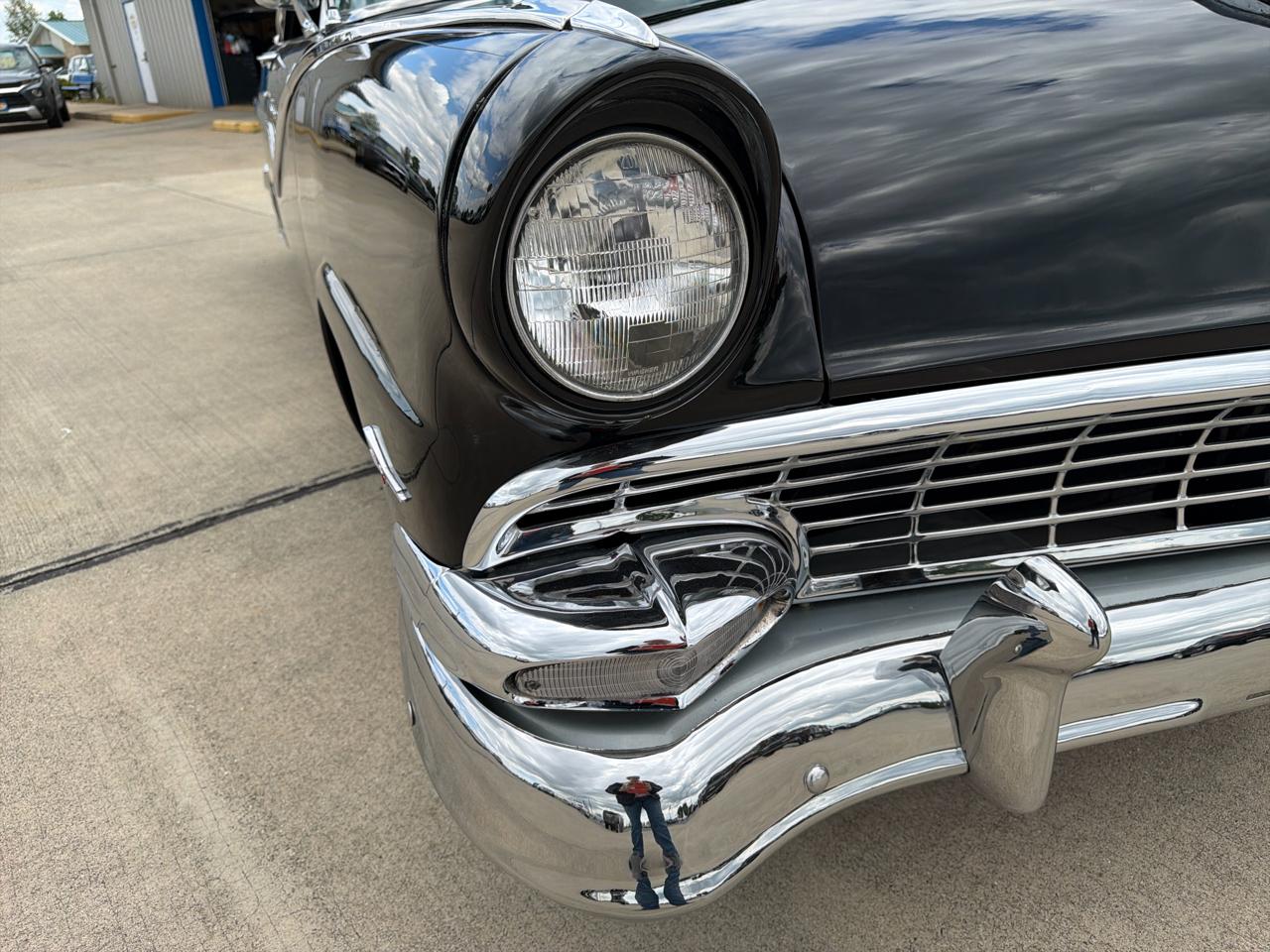 Ford Fairlane Sunliner Convertible  1956