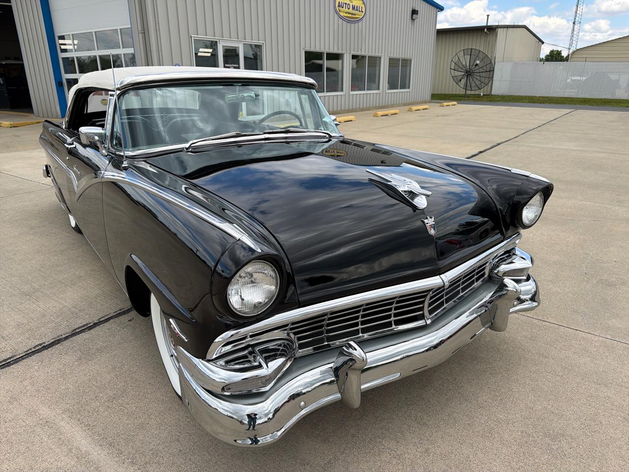 Ford Fairlane Sunliner Convertible  1956