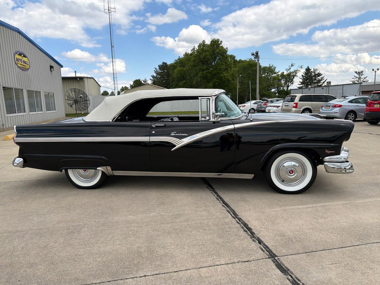 Ford Fairlane Sunliner Convertible  1956