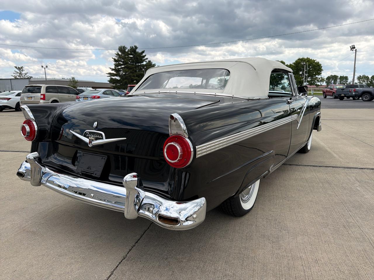 Ford Fairlane Sunliner Convertible  1956