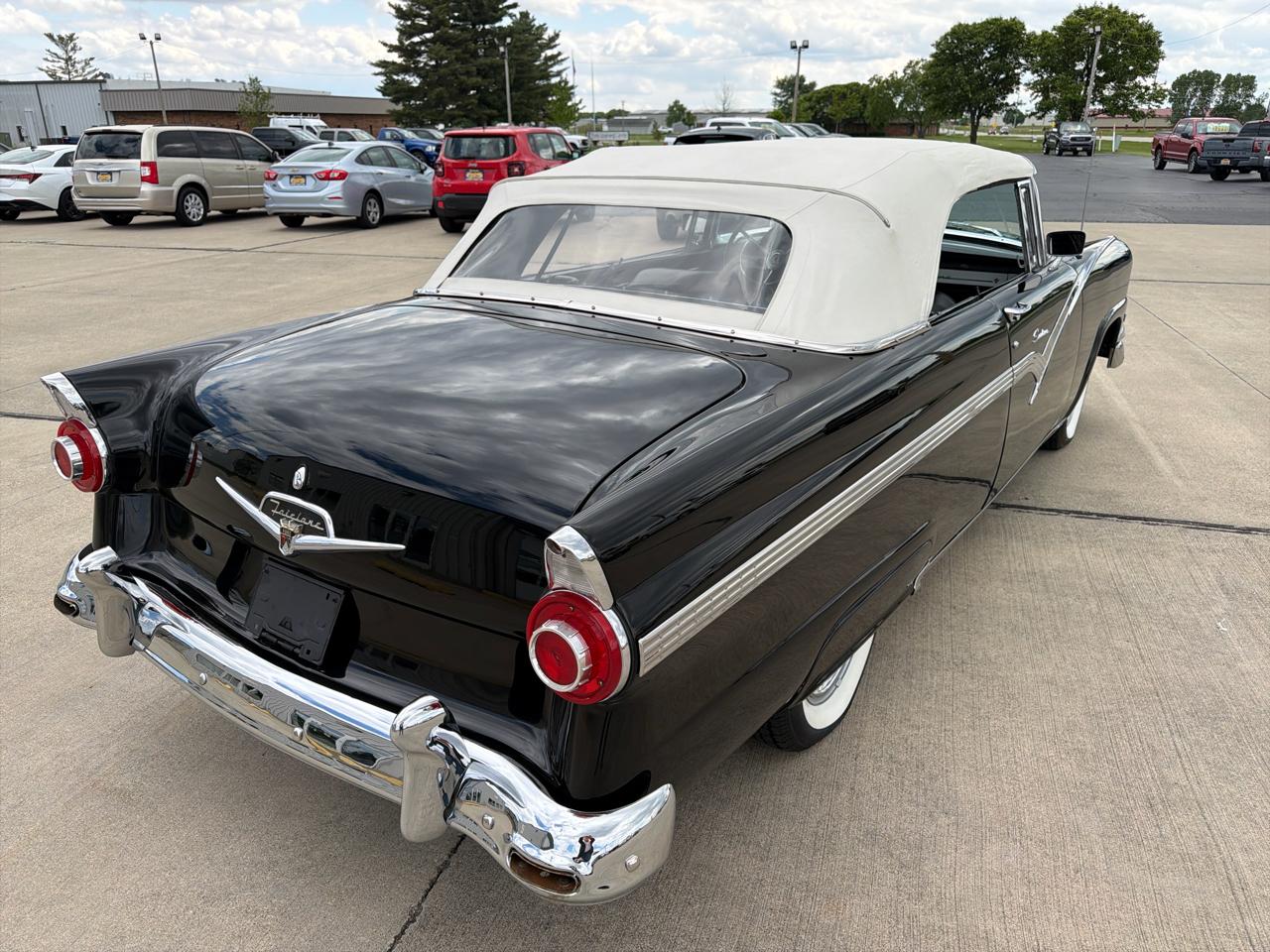 Ford Fairlane Sunliner Convertible  1956