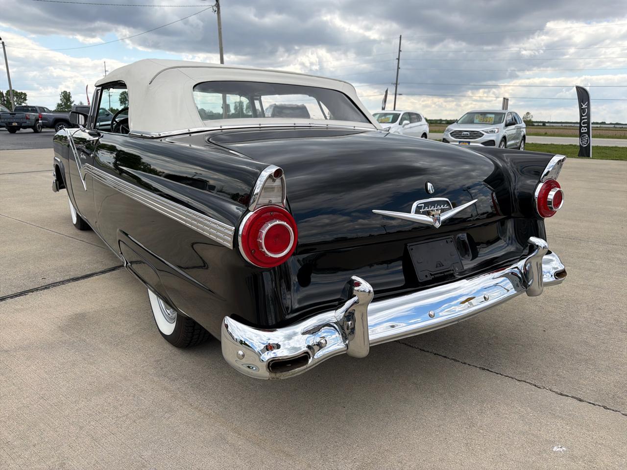 Ford Fairlane Sunliner Convertible  1956