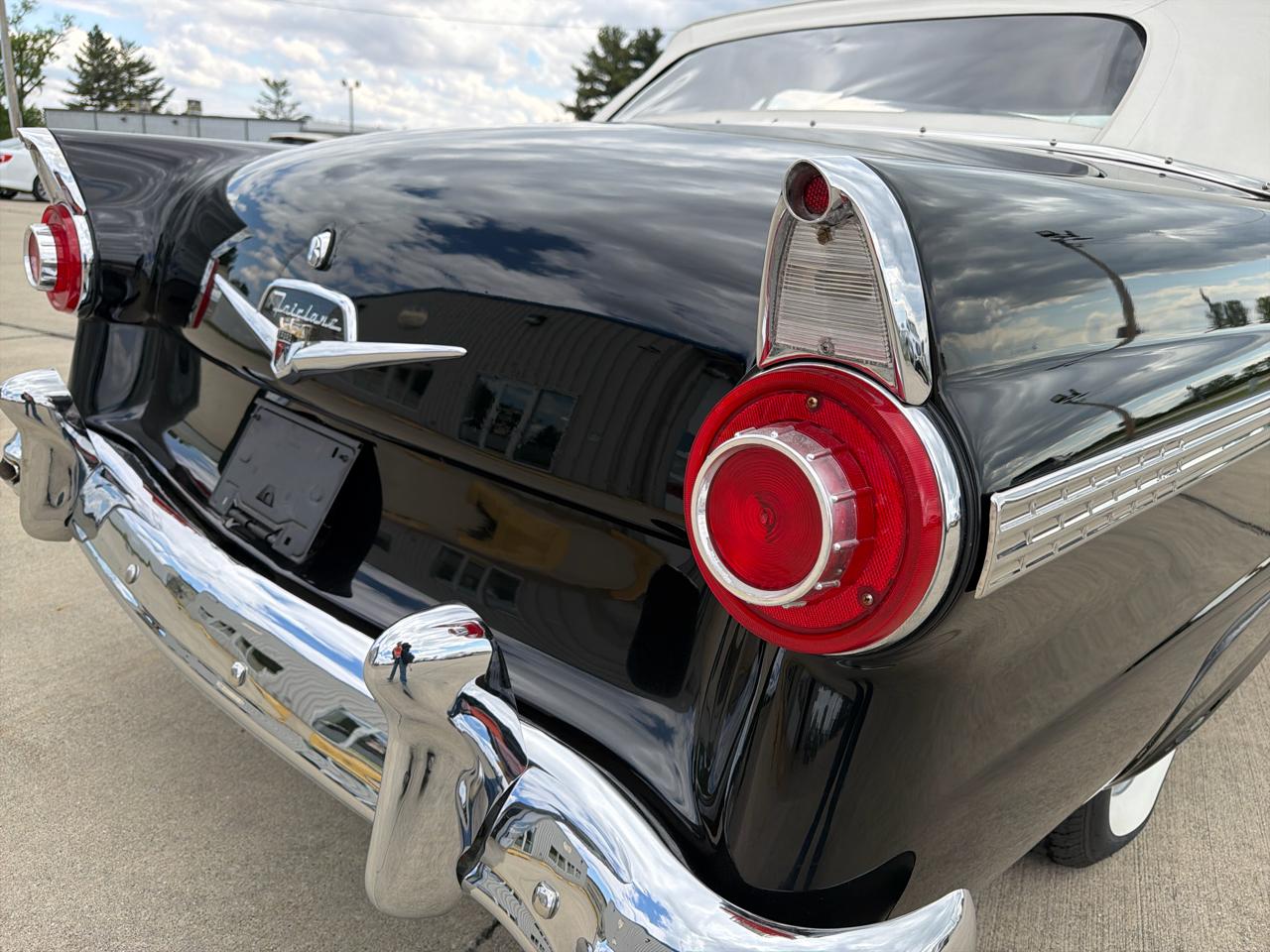 Ford Fairlane Sunliner Convertible  1956