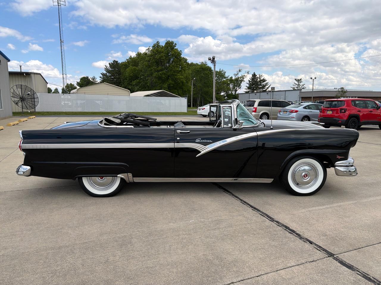 Ford Fairlane Sunliner Convertible  1956