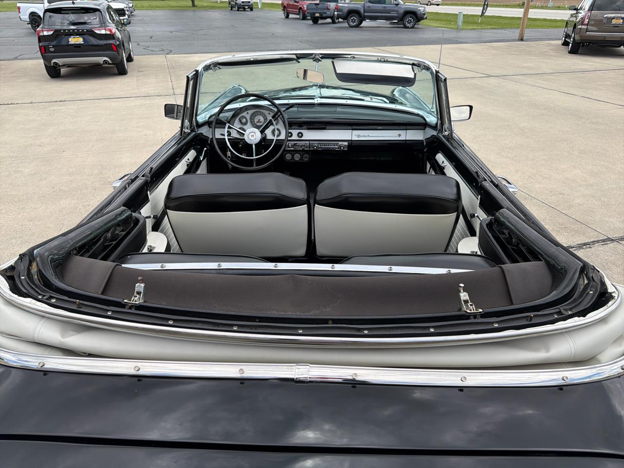 Ford Fairlane Sunliner Convertible  1956