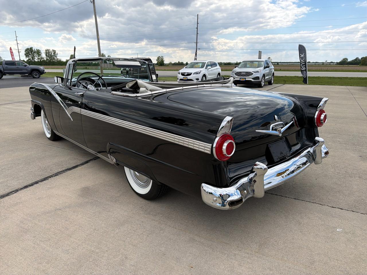 Ford Fairlane Sunliner Convertible  1956