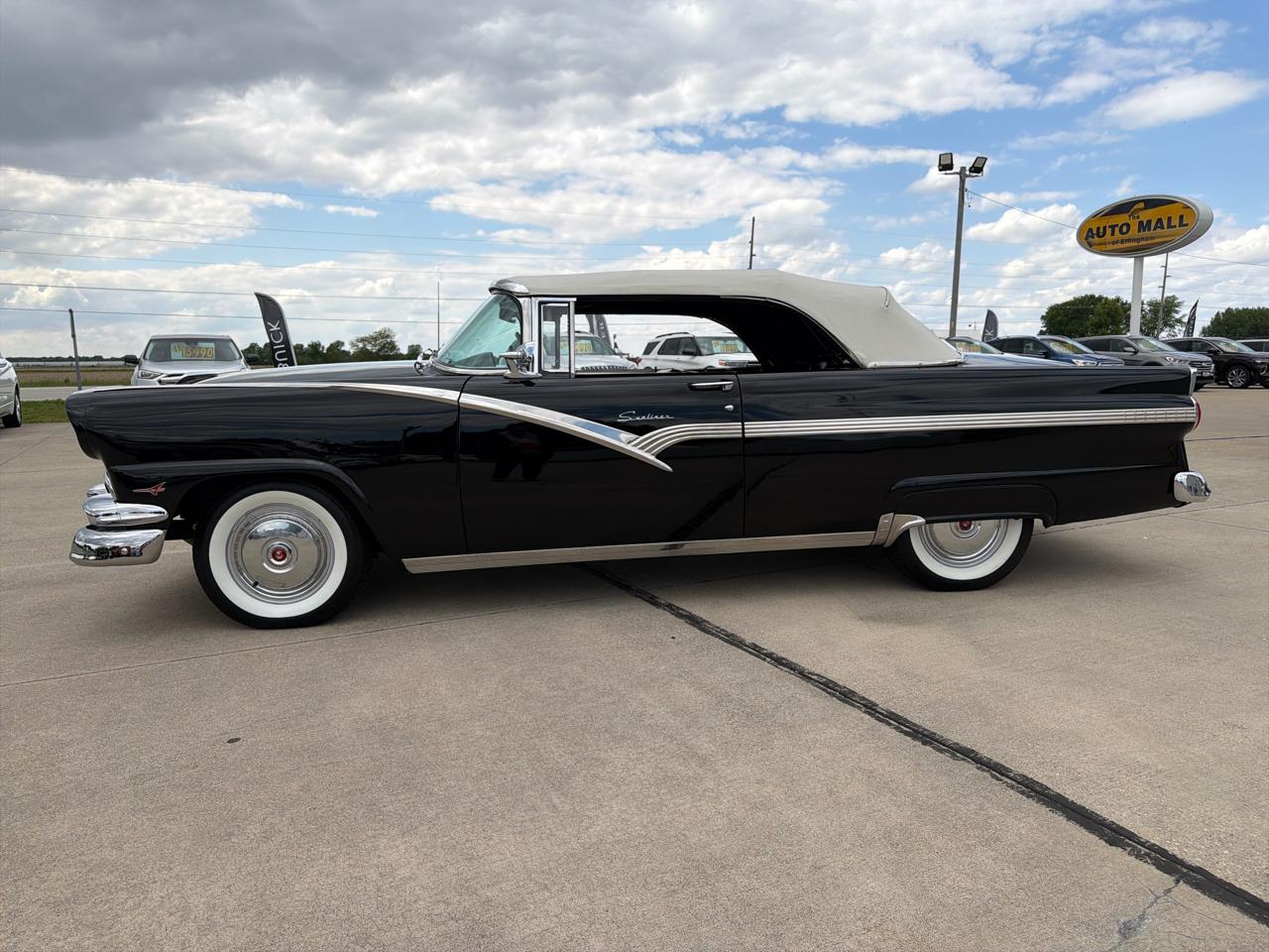 Ford Fairlane Sunliner Convertible  1956