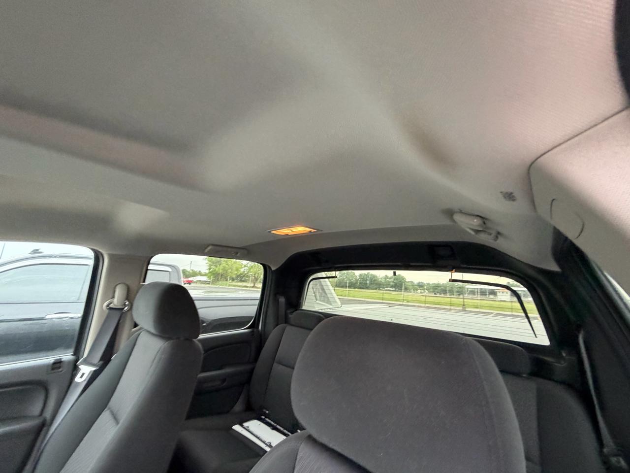 Chevrolet Avalanche 4WD Crew Cab LS 2011